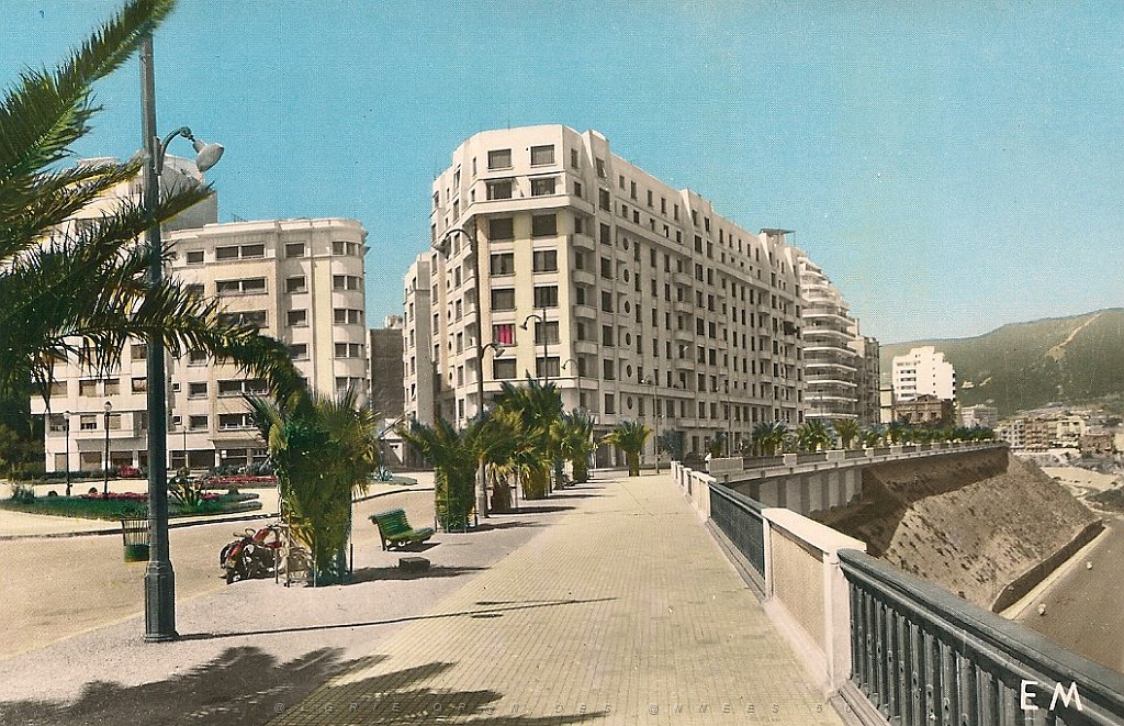 347-Le boulevard Front de Mer.jpg